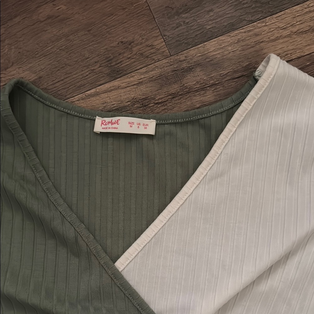 ROMWE Green and White Asymmetrical Ribbed Crop Blouse - Picture 2 of 3